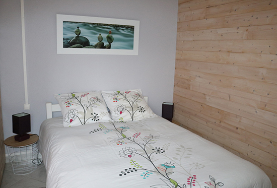 chambre-double-gite-maison-hotes-BonAbriJura_550